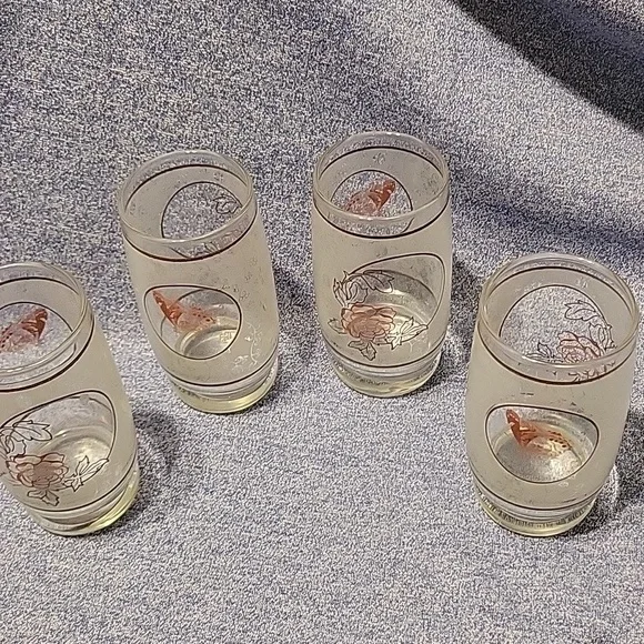 Vintage Anchor Hocking Floral & Butterfly Glass Set of 4. Frosted style glass - Picture 5 of 5